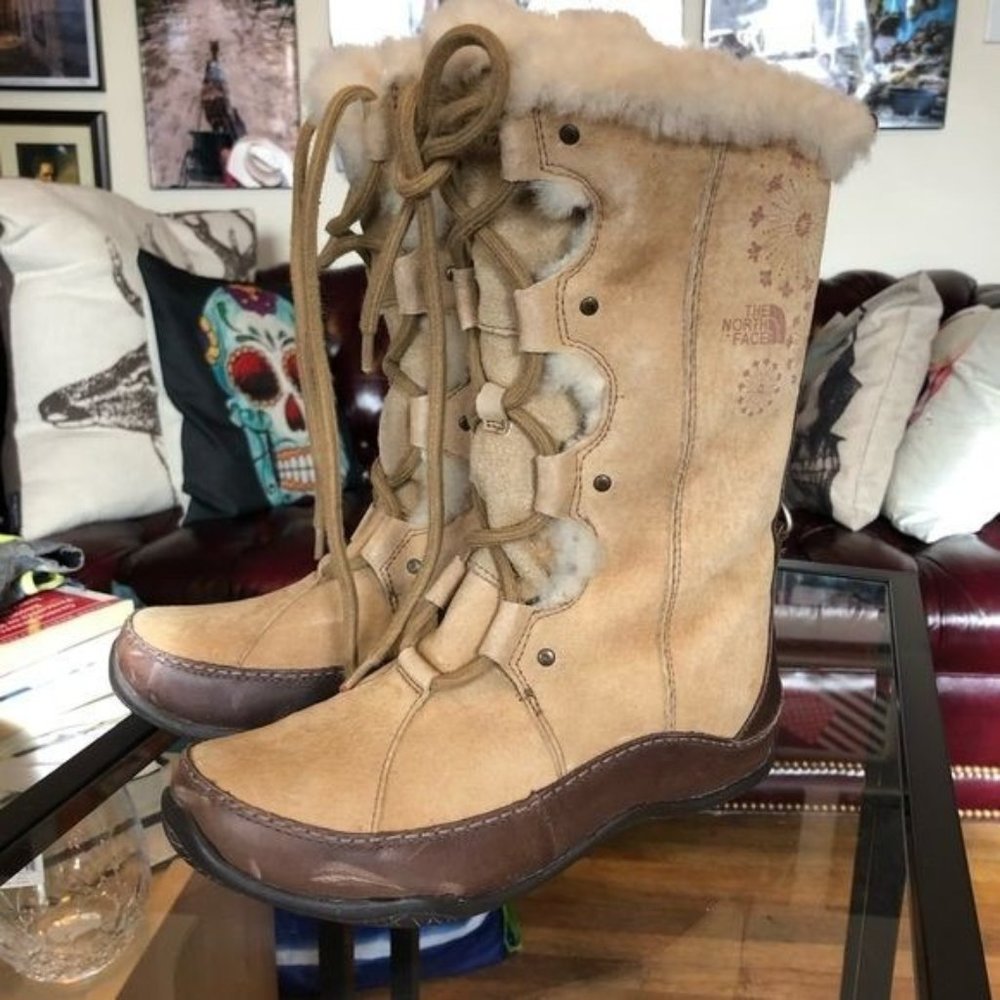 North face women’s shearling suede moccasins boots size 5.5